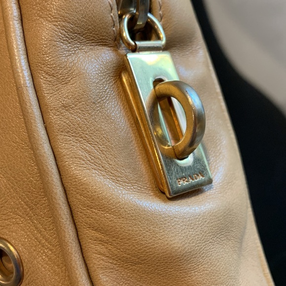 VINTAGE PRADA RIVET BAULETTO BAG •FLAWED • NOLOCK - Picture 4 of 14